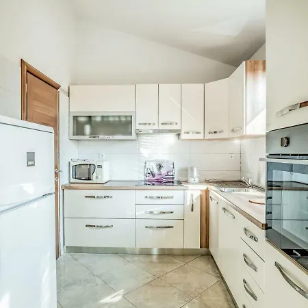 Ulika-2 By Interhome Тар