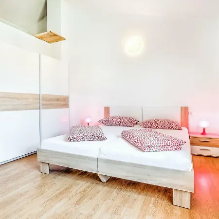 Ulika-2 By Interhome Tar-Vabriga