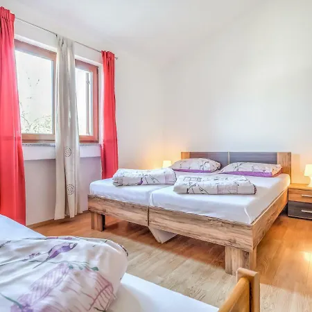 דירה Ulika-2 By Interhome Tar-Vabriga