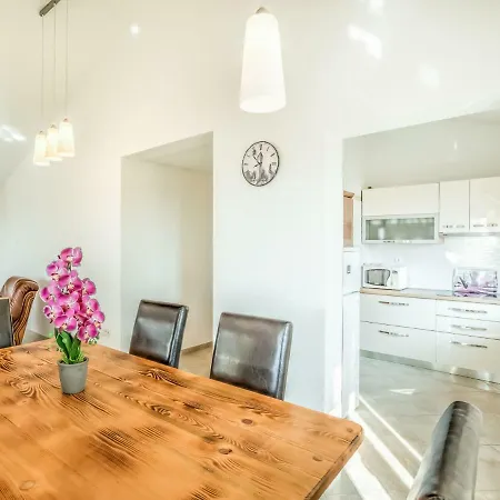 Ulika-2 By Interhome Тар